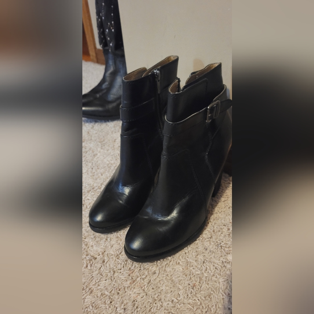 Frye Patty Riding Bootie! Excellen condition! Great quality boots!